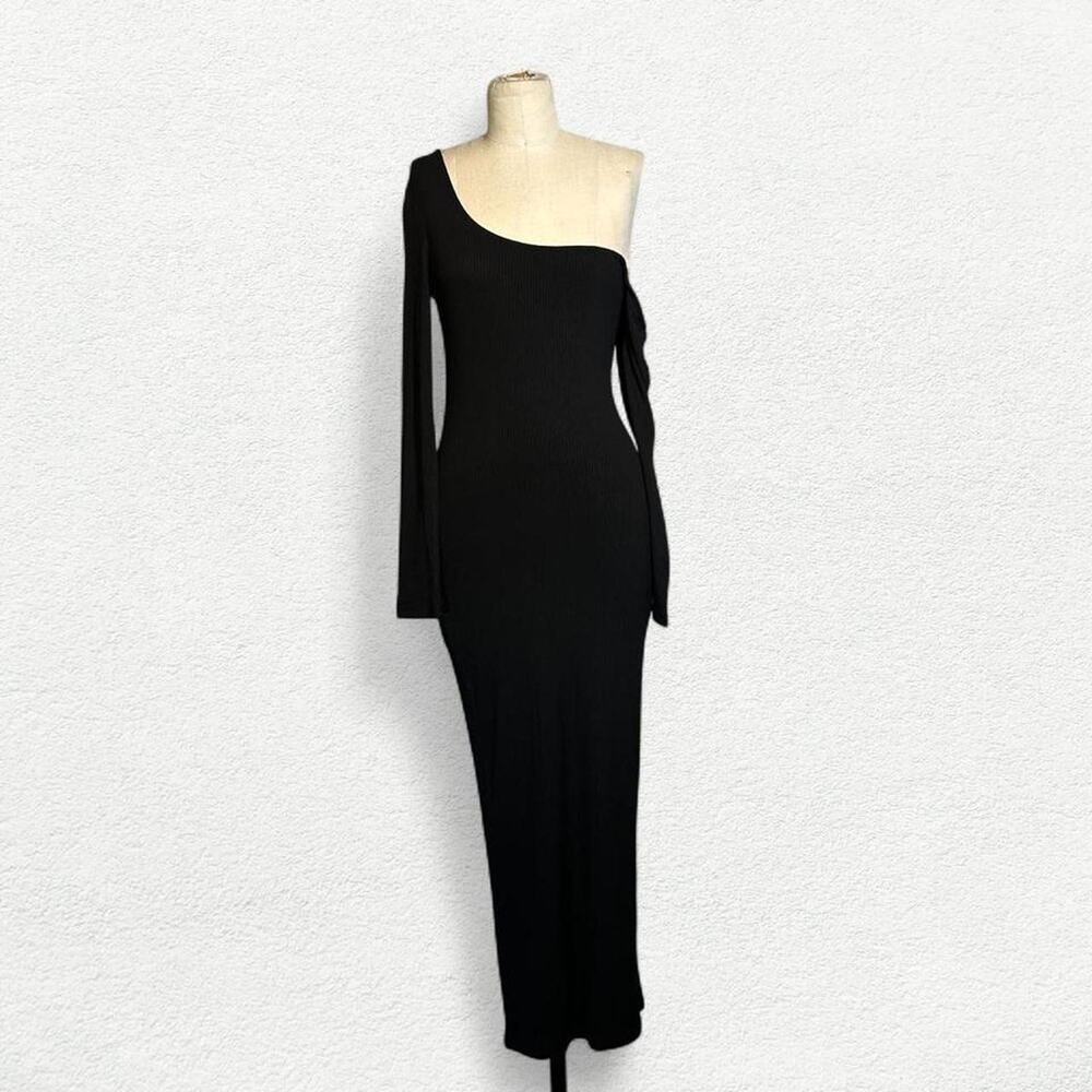 Bayse Olena Midi Dress in Black